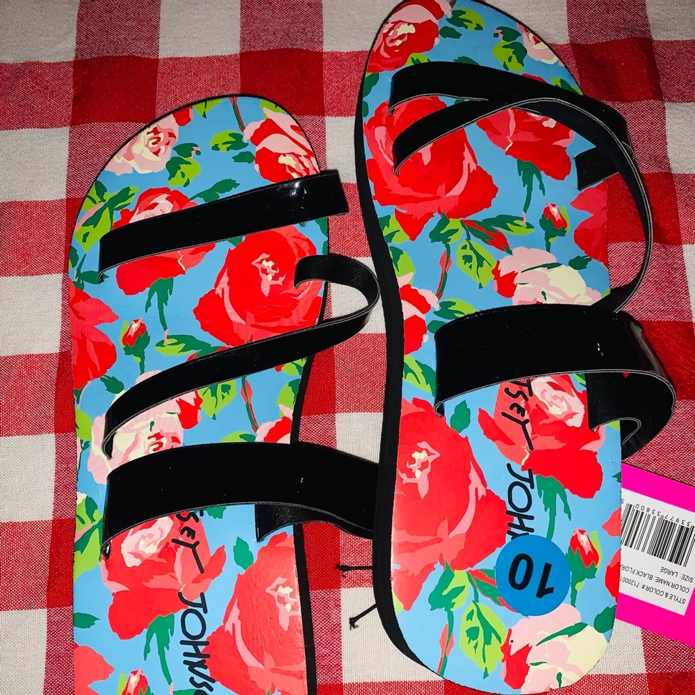 BETSEY JOHNSON SANDALS